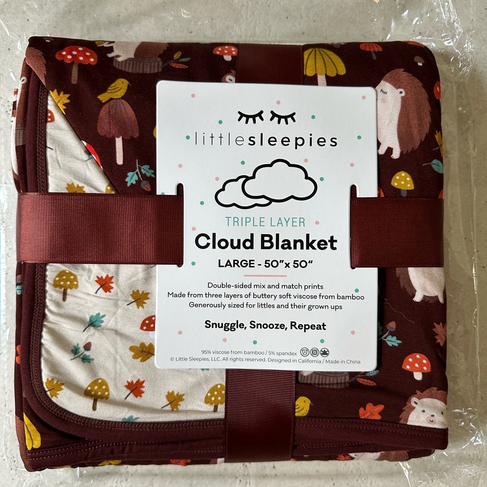 Little Sleepies Dream Blanket, NWT, hedgehog pattern